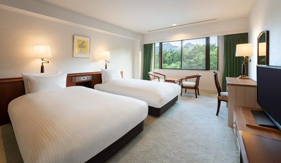 Classic Deluxe Suite with 4 single beds, Mountain view